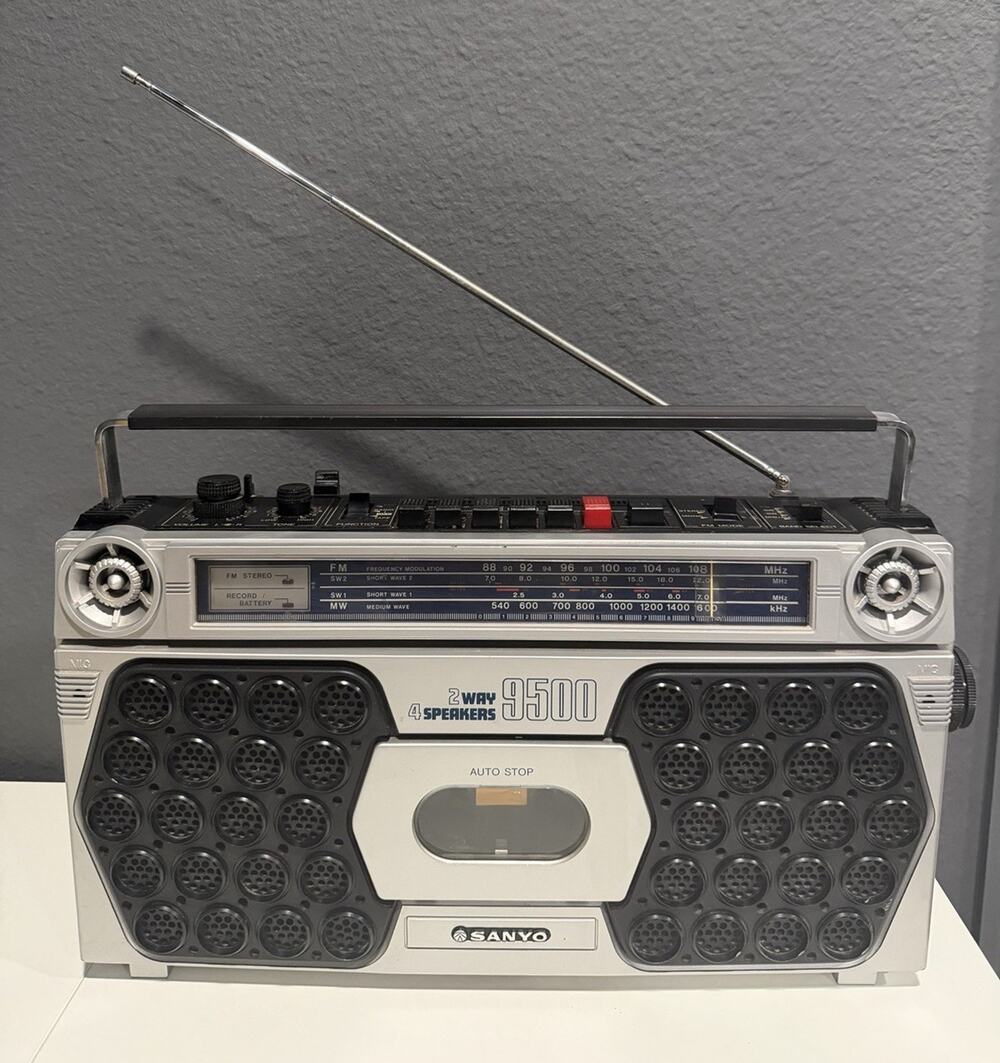 SANYO M9500K AM/FM Boombox Cassette Recorder Super Rare!